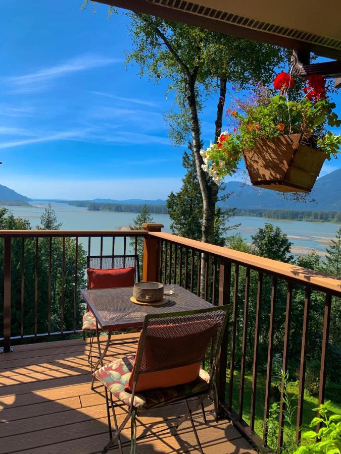 The Fraser River'S Edge B&B Lodge 칠리왝 외부 사진