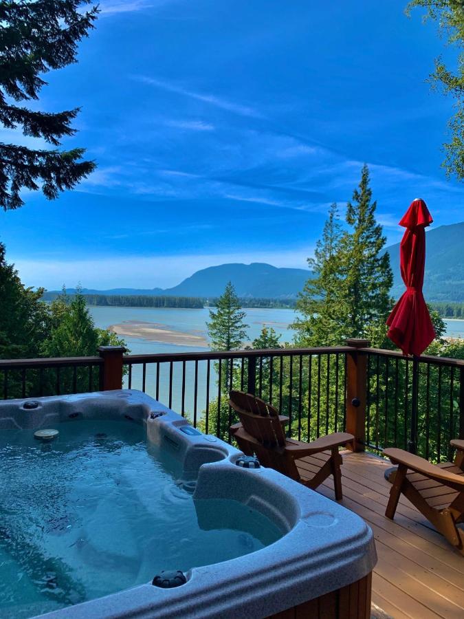 The Fraser River'S Edge B&B Lodge 칠리왝 외부 사진
