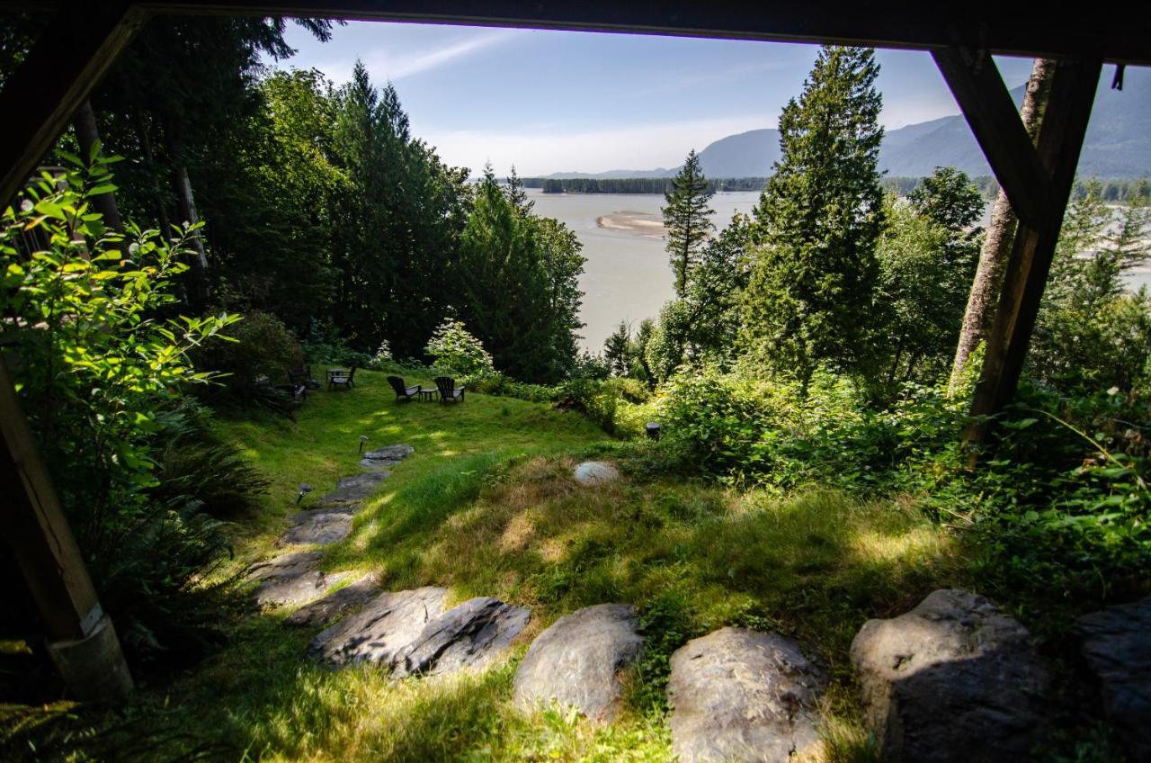 The Fraser River'S Edge B&B Lodge 칠리왝 외부 사진