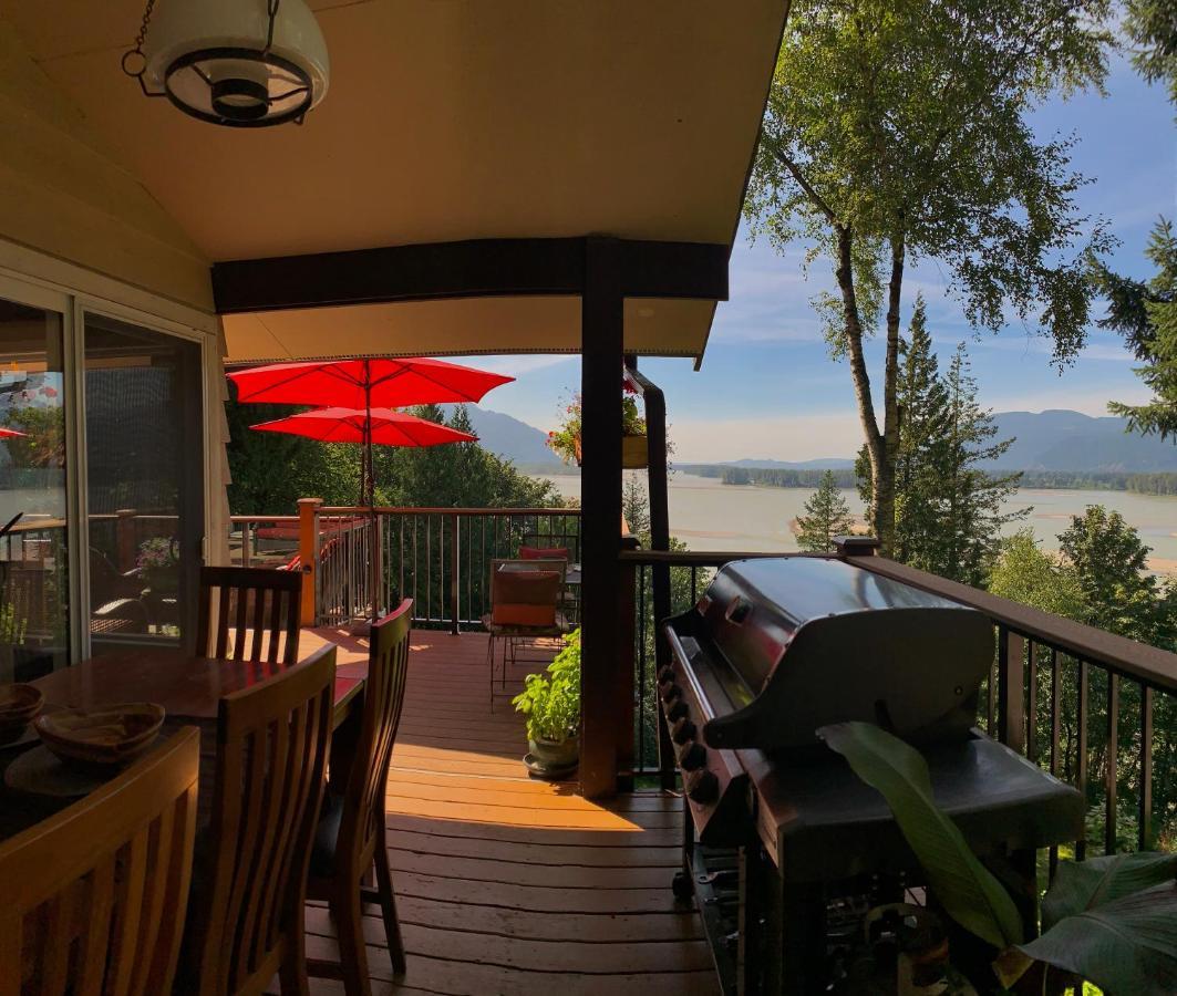 The Fraser River'S Edge B&B Lodge 칠리왝 외부 사진