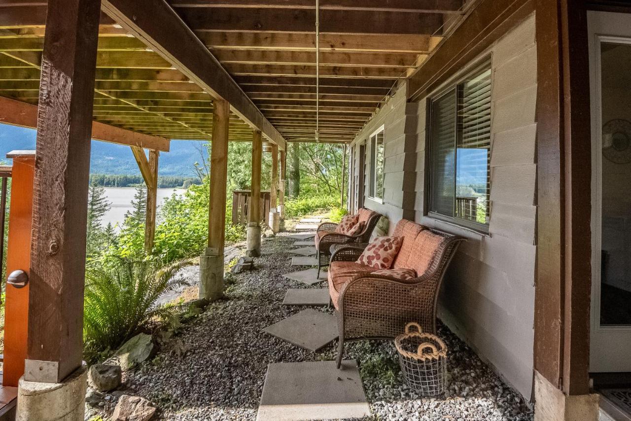 The Fraser River'S Edge B&B Lodge 칠리왝 외부 사진