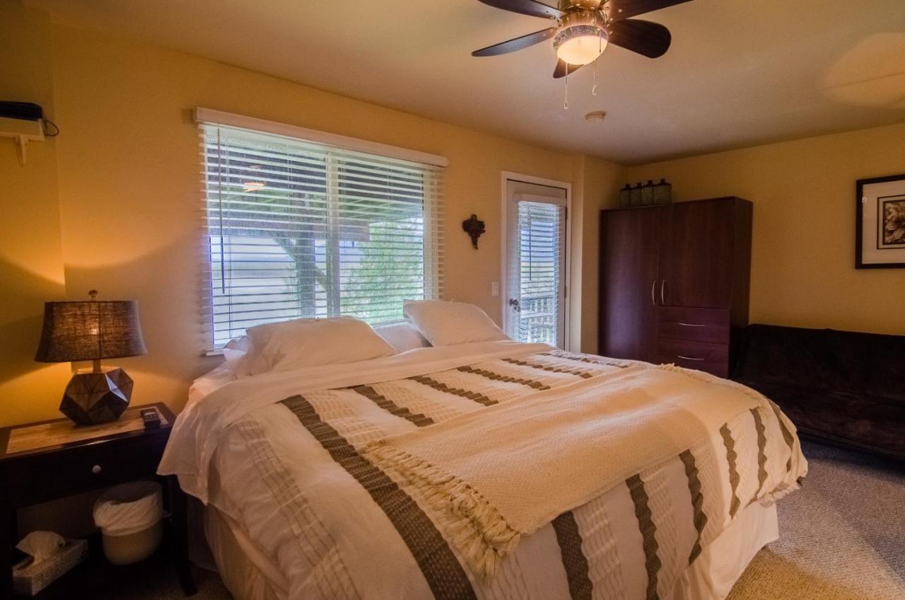 The Fraser River'S Edge B&B Lodge 칠리왝 외부 사진