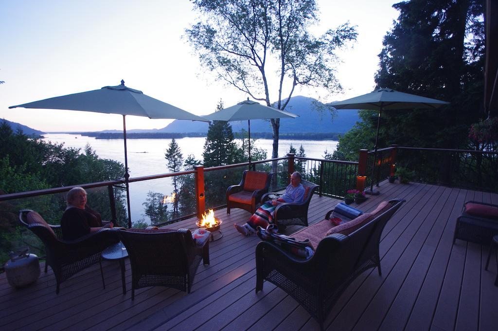 The Fraser River'S Edge B&B Lodge 칠리왝 외부 사진